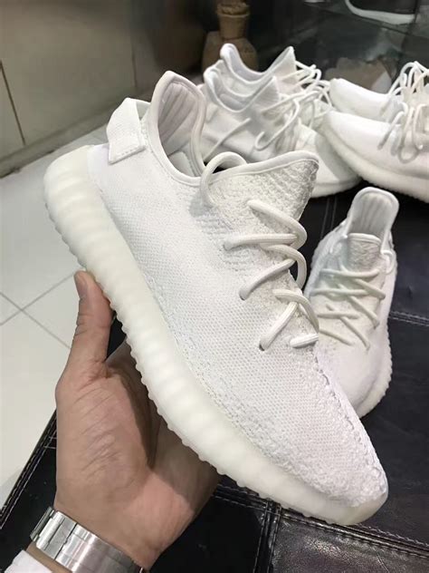 adidas yeezy triple white replica